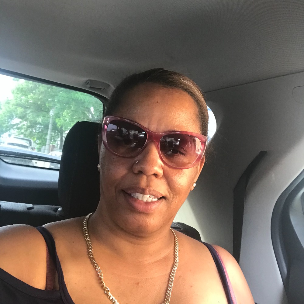 Meet your Posher, Crystal